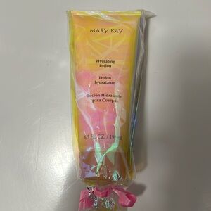 🧴NIB Mary Kay Extra Emollient Night Cream🧴and Hydrating lotion 2 piece set